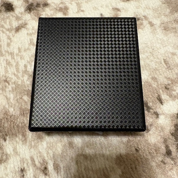 Pattern Earbud Case - Picture 4 of 4